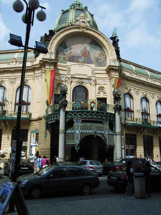 写真1 キュービズム博物館.jpg